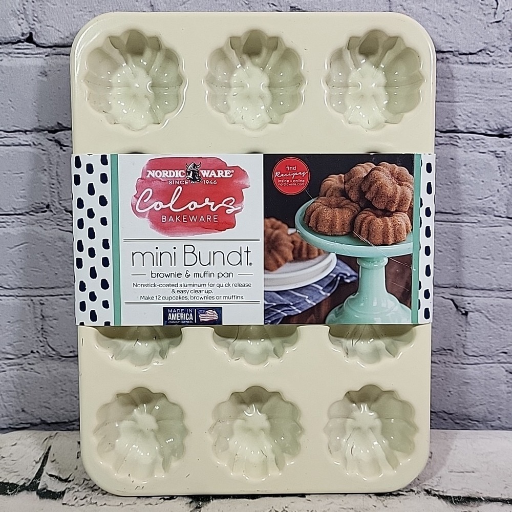 Nordic Ware 12‎ Cup Mini Bundt Pan Brownies Muffins USA Made New